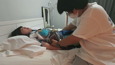 超怕痒的小姐姐cos阮梅 第12张
