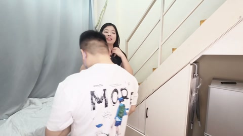 180大高个美女体验皮具紧缚 第12张